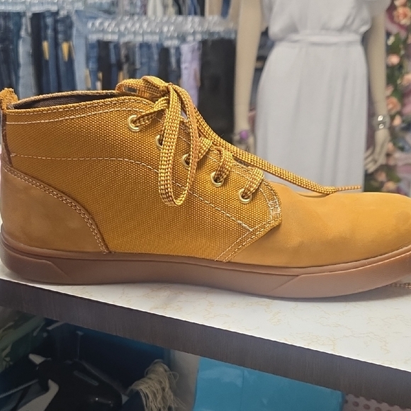 Timberland Yellow Chukka Boots with Nubuck Finish - Picture 3 of 7